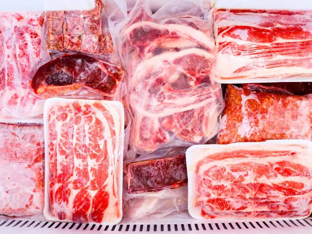 How to Freeze Meat Without Plastic: Beef Up Your Sustainable Food Storage Image by Creativa Images #hottofreezemeatwithoutplastic #bestwaytofreezemeat #howtostoremeatinfreezerwithoutplastic #freezingmeat #plasticfreefreezerstorage #sustainablejungle