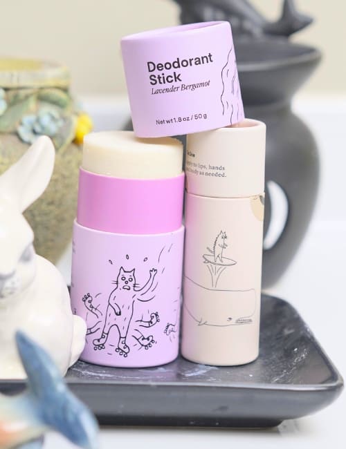 7 Vegan & Cruelty-Free Deodorant Brands Keeping Animal-Testing Away From Your Armpits Image by Sustainable Jungle #crueltyfreedeodorant #crueltyfreedeodorantbrands #deodorantcrueltyfree #vegandeodorant #bestvegandeodorant #naturalvegandeodorant