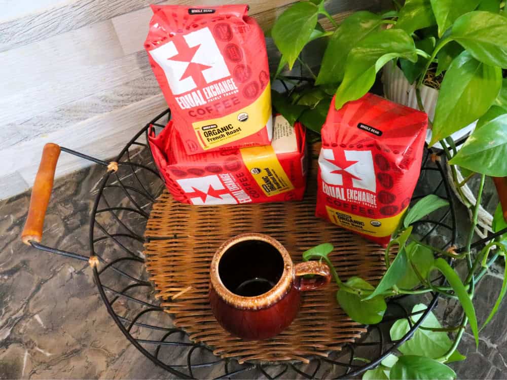 What Is Fair Trade? Image by Sustainable Jungle #whatisfairtrade #whatdoesfairtrademean #fairtradecertified #fairtradedefinition #fairtradeethids #fairtradecertifiedmeaning #sustainablejungle
