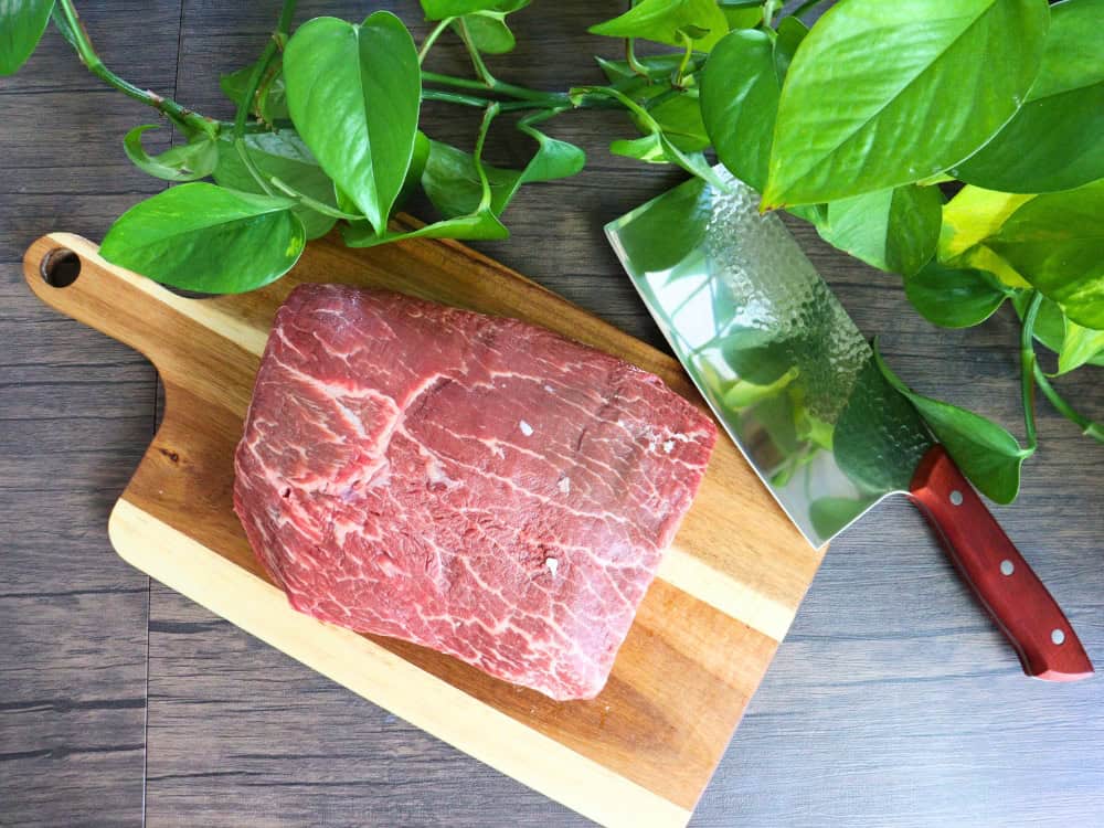 How to Freeze Meat Without Plastic: Beef Up Your Sustainable Food Storage Image by Sustainable Jungle #hottofreezemeatwithoutplastic #bestwaytofreezemeat #howtostoremeatinfreezerwithoutplastic #freezingmeat #plasticfreefreezerstorage #sustainablejungle