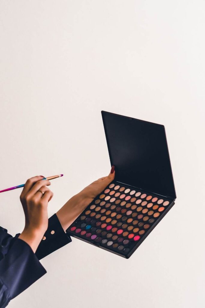 Is mica in makeup safe to put on our faces every day and is it ethical? Photo by Laura Chouette on Unsplash #micainmakeup #sustainablejungle
