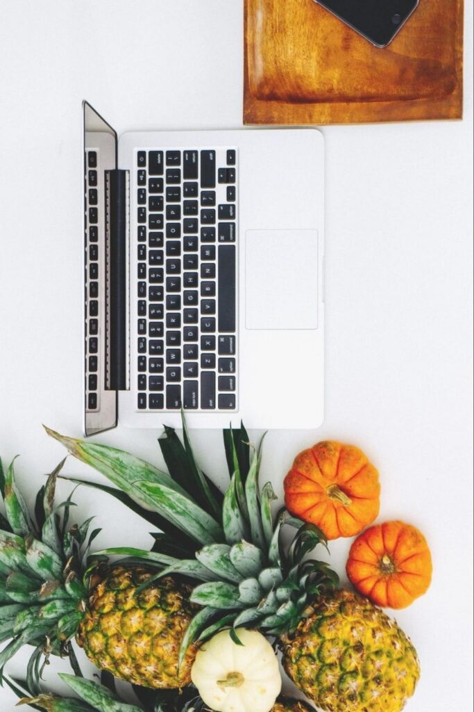 Unlike fashion, finding solutions to the environmental and ethical issues in the technology industry hasn’t been as, well, fashionable. So, what can we do as a consumer looking for ethical electronics? Image by Gazelle #ethicalelectronics #ecofriendlyelectronics #sustainablejungle