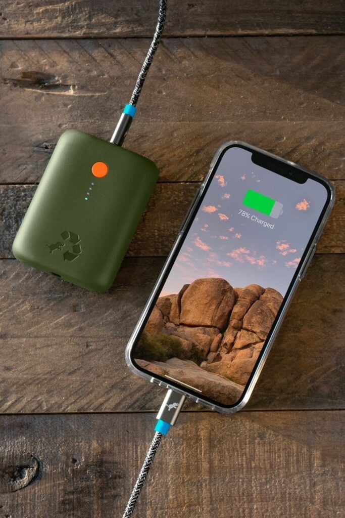 Unlike fashion, finding solutions to the environmental and ethical issues in the technology industry hasn’t been as, well, fashionable. So, what can we do as a consumer looking for ethical electronics? Image by Nimble #ethicalelectronics #ecofriendlyelectronics #sustainablejungle