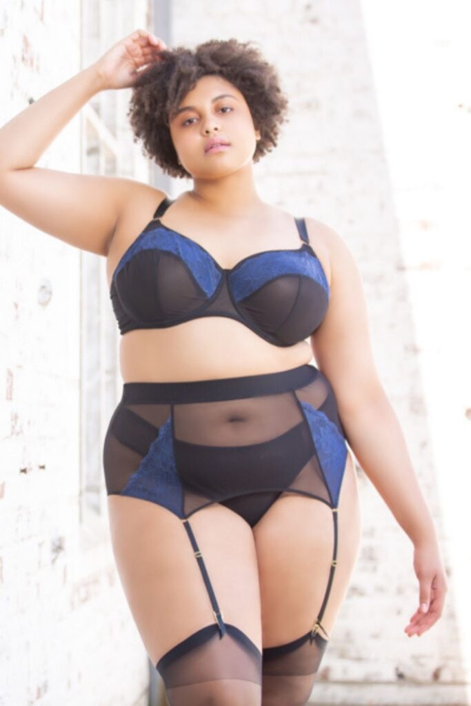 Inclusivity is sexy. Everybody deserves to show off and every body deserves to be shown off. And these sustainable plus size lingerie brands have the goods to make ALL women feel amazing. Image by Impish Lee #plussizelingerie #plussizelingeriebrands #affordableplussizelingerie #topplussizelingerie #plussizesexylingerie