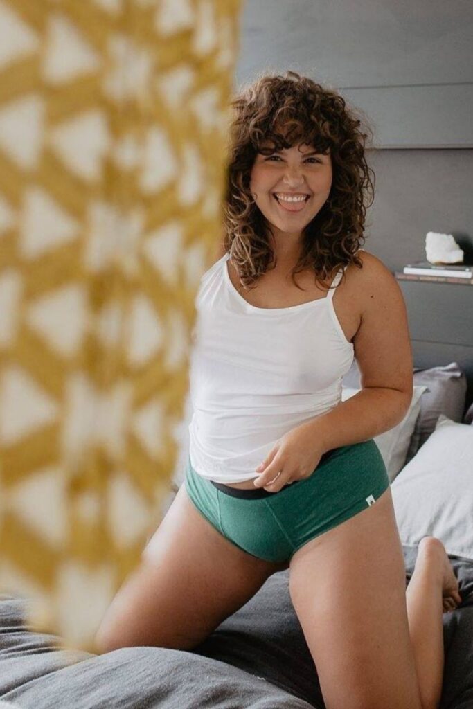 Inclusivity is sexy. Everybody deserves to show off and every body deserves to be shown off. And these sustainable plus size lingerie brands have the goods to make ALL women feel amazing. Image by WAMA #plussizelingerie #plussizelingeriebrands #affordableplussizelingerie #topplussizelingerie #plussizesexylingerie