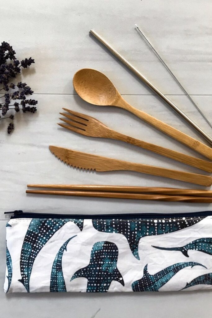 Future generations deserve to enjoy all that we have, so let’s talk about some of the best zero waste products. Image by Spruce & Pine Co #zerowasteproducts #sustainablejungle