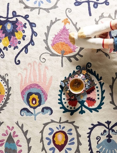 11 Non-Toxic Rugs & Carpets For a Toe-Tally Organic Home Image by Loomy #nontoxicrugs #nontoxicarearugs #organicrugs #organiccottonrugs #organicwoolrugs #nontoxiccarpet #sustainablejungle