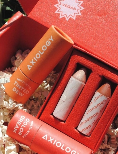 7 Pregnancy Safe Makeup Brands For Beauty That Won’t Harm Your BabyImage by Axiology#pregnancysafemakeup #pregnancysafemakeupbrands #makeupbrandssafeforpregnancy #bestmakeupforpregnancy #beautyproductssafeforpregnancy #safepregnancybeautyproducts #sustainablejungle