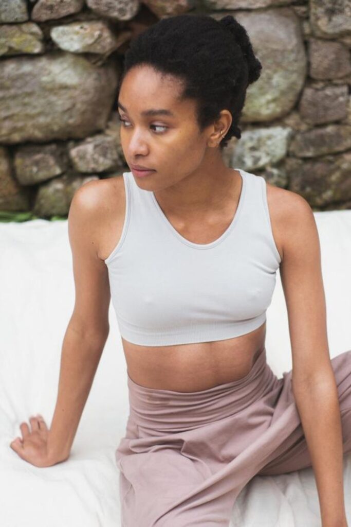 Are you ready to get sweaty and swol with this list of ethical and sustainable activewear?! You can achieve a 5K PR while also learning how to avoid fast fashion… Image by Beaumont Organic #sustainableactivewear #ethicalactivewear #sustainablejungle