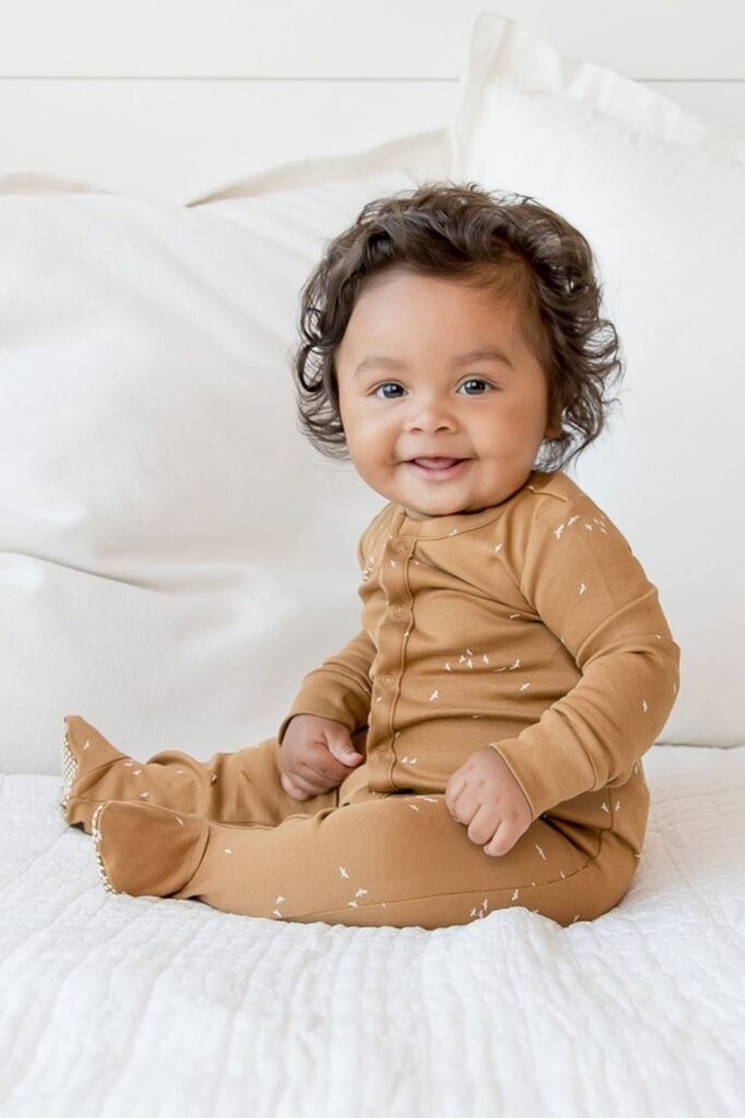 Providing kids with comfortable and safe clothes is a start, but it's even better when those clothes are produced and sold in a way that better supports the planet and the people on it. So who earns straight As in the world of ethical kids clothing? Image by Colored Organics #ethicalkidsclothing #sustainablejungle