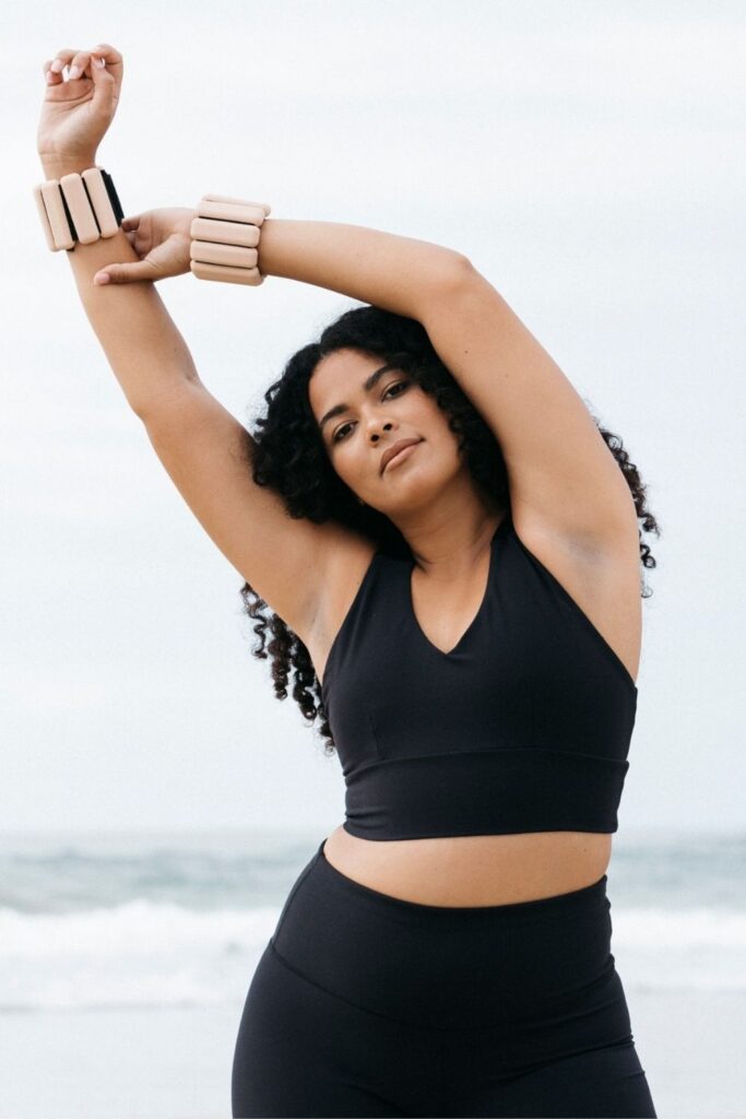 Are you ready to get sweaty and swol with this list of ethical and sustainable activewear?! You can achieve a 5K PR while also learning how to avoid fast fashion… Image by DK Active #sustainableactivewear #ethicalactivewear #sustainablejungle