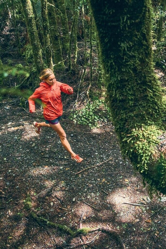 Are you ready to get sweaty and swol with this list of ethical and sustainable activewear?! You can achieve a 5K PR while also learning how to avoid fast fashion… Image by Mike Schaefer for Patagonia #sustainableactivewear #ethicalactivewear #sustainablejungle