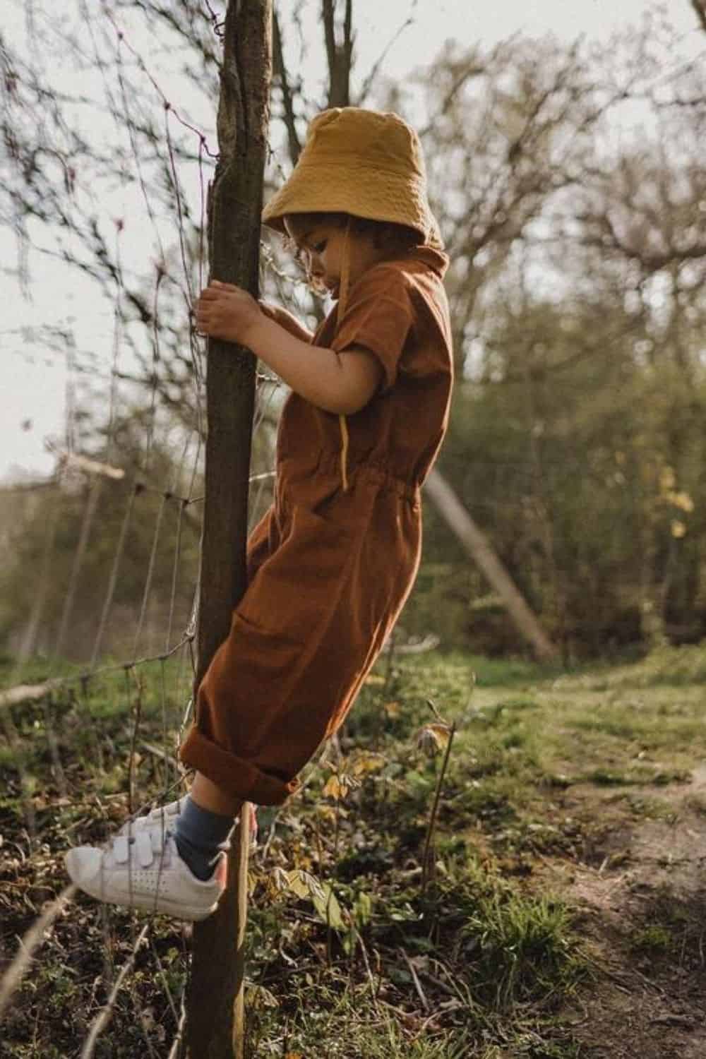 Providing kids with comfortable and safe clothes is a start, but it's even better when those clothes are produced and sold in a way that better supports the planet and the people on it. So who earns straight As in the world of ethical kids clothing? Image by Noble #ethicalkidsclothing #sustainablejungle
