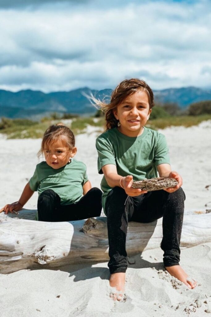 Providing kids with comfortable and safe clothes is a start, but it's even better when those clothes are produced and sold in a way that better supports the planet and the people on it. So who earns straight As in the world of ethical kids clothing? Image by Pact #ethicalkidsclothing #sustainablejungle