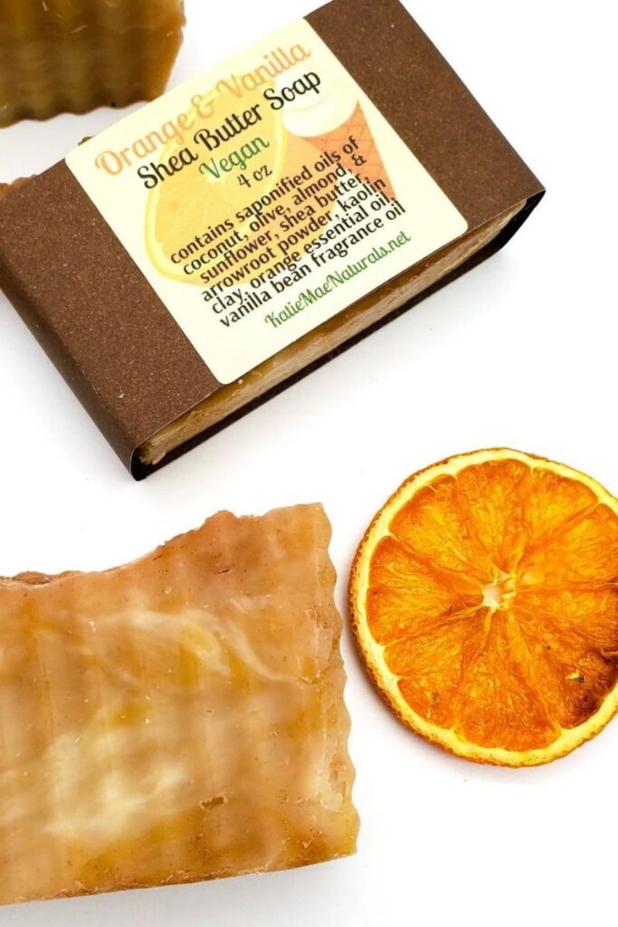 A shaving soap bar is a great way to get a lush lather and a smooth shave—without all the nasty aerosol chemicals and non-recyclable packaging. These shaving soap bar brands are using natural and organic ingredients to get rid of that 5 o’clock shadow. Image by Katie Mae Naturals #shavingsoapbars #sustainablejungle