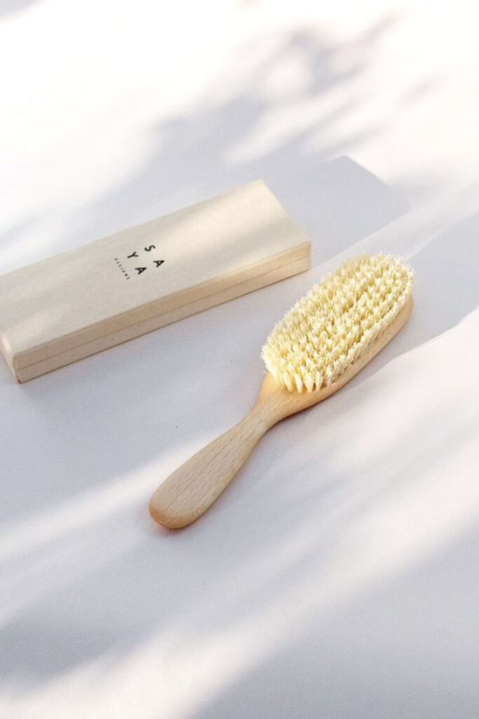 Jaspè Oval Hair Brush with Natural Bristles  KohINoor