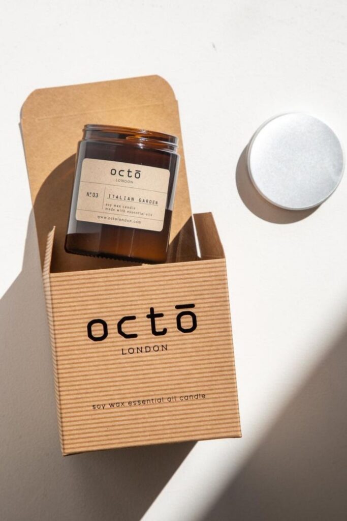 Since it is possible to light up a space or be transported by scent—and do it all without requiring an animal, today, we’re talking about vegan candles specifically! Image by Octo London #vegancandles #sustainablejungle
