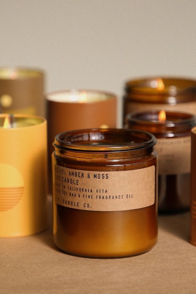 Since it is possible to light up a space or be transported by scent—and do it all without requiring an animal, today, we’re talking about vegan candles specifically! Image by P.F. Candle Co #vegancandles #sustainablejungle