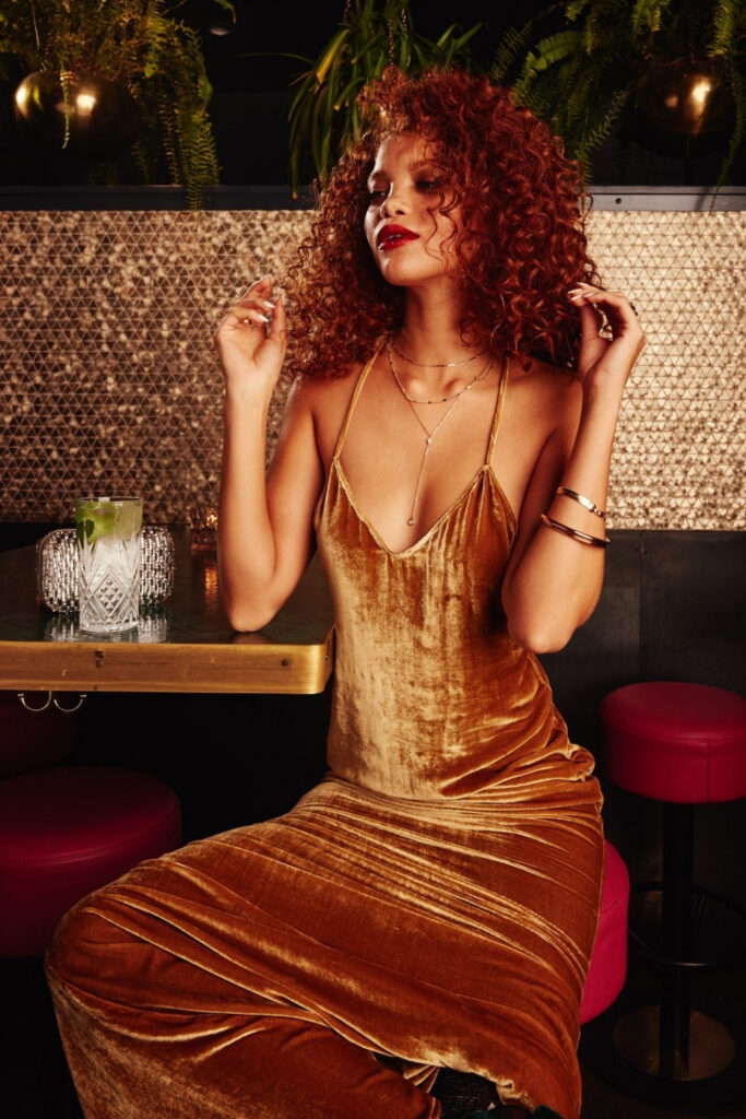 Wearing what you already have in your closet is the best thing to do to protect our planet. The next best thing? Buying secondhand clothes, which is now easier than ever thanks to online thrift stores. Image by eBay #onlinethriftstores #secondhandclothingonline #sustainablejungle