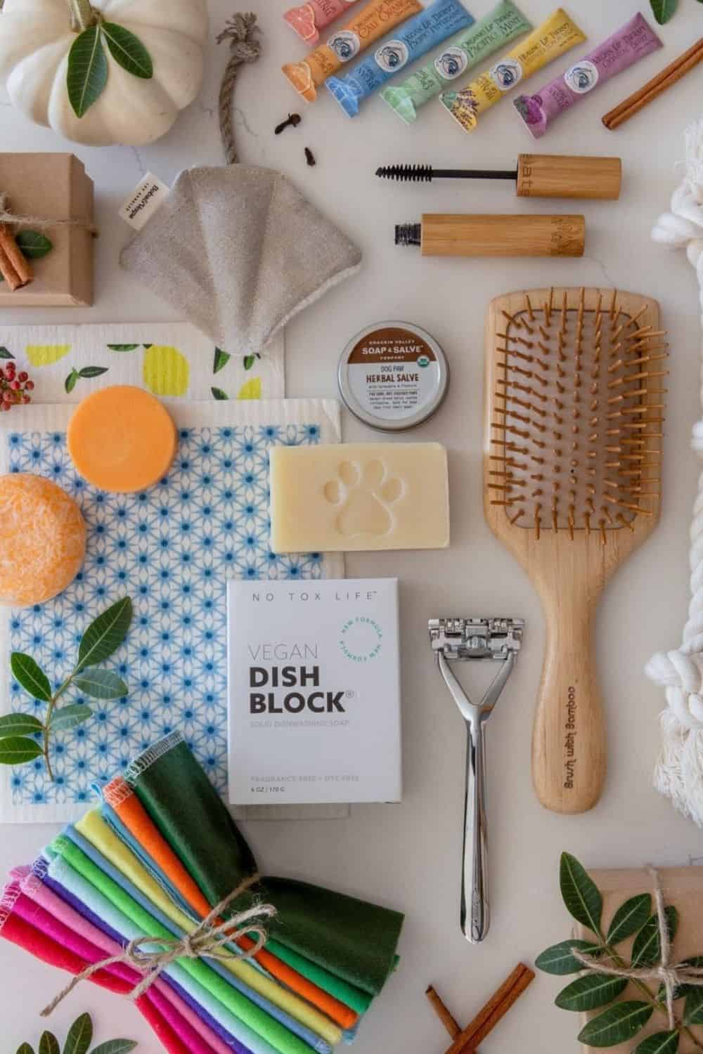 Shopping zero waste stores online is the closest you’ll ever get to ‘responsible retail therapy’. Essential food, gifts, home, and self-care products. You can get all this without plastic packaging. Image by ZeroWasteStore #zerowasteonlinestores #zerowastestoresonline #zerowastestores #zerowastestore #zerowasteonlineshops #sustainablejungle