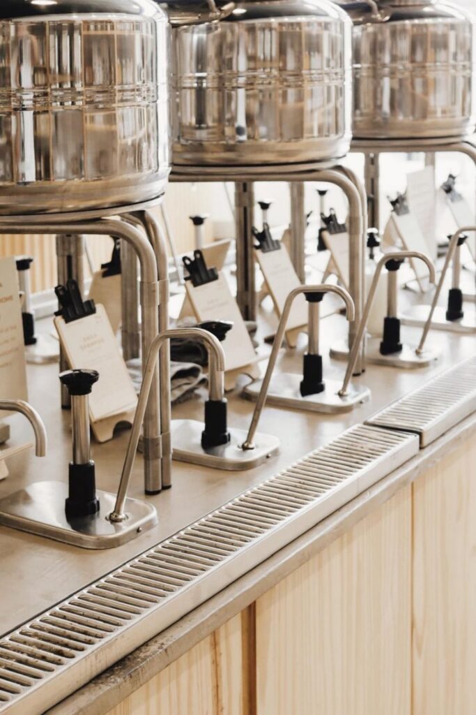 Shopping zero waste stores online is the closest you’ll ever get to ‘responsible retail therapy’. Essential food, gifts, home, and self-care products. You can get all this without plastic packaging. Image by The Good Fill #zerowasteonlinestores #zerowastestoresonline #zerowastestores #zerowastestore #zerowasteonlineshops #sustainablejungle