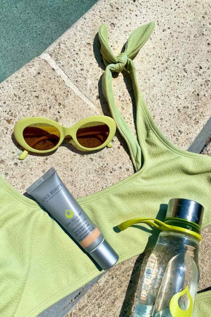 Conventional sunscreen may protect our skin (sort of), but not our animals or our planet. So, we’ve set out to find the cross-section of the best cruelty free sunscreen and vegan sunscreen. Image by Juice Beauty #vegansunscreen #bestvegansunscreen #crueltyfreesunscreen #bestcrueltyfreesunscreen #veganfacesunscreen #crueltyfreefacesunscreen #organicvegansunscreen