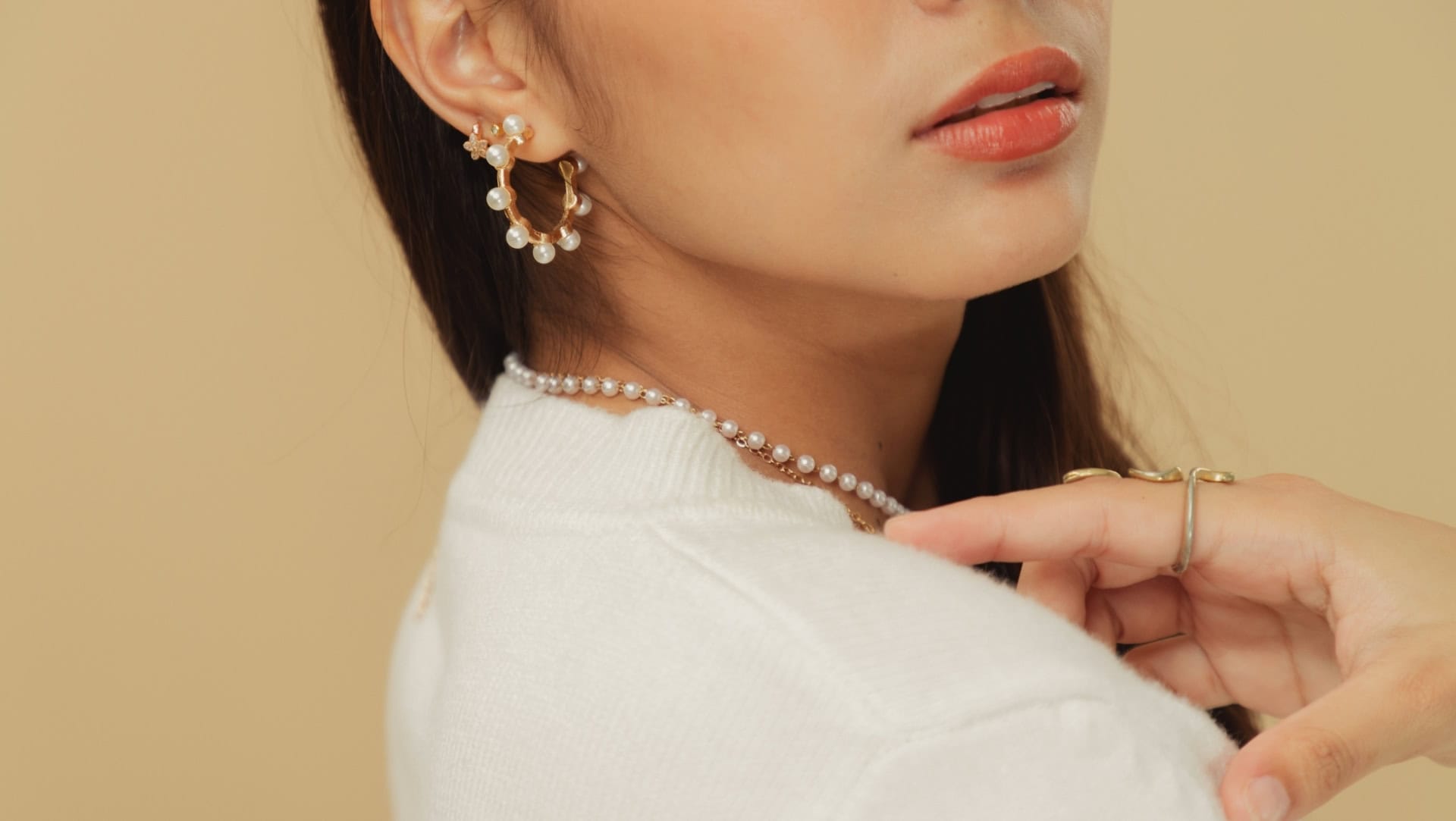 Image by Aris Leoven (what-is-ethical-sustainable-jewelry)