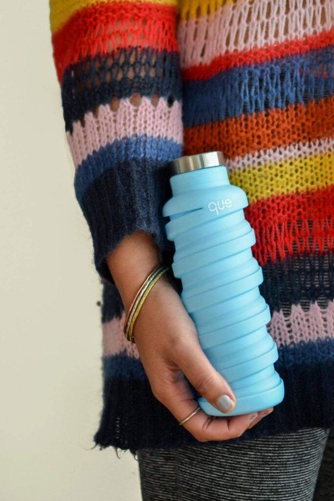 Brands are turning to the bottle (plastic free bottles, that is). So let’s raise a glass because reducing plastic pollution is... Image by Que #plasticfreewaterbottles #bestplasticfreewaterbottles #plasticfreeglasswaterbottles #plasticfreesteelwaterbottles #plasticfreealuminiumwaterbottles #plasticfreemetalwaterbottles #nonplasticwaterbottles