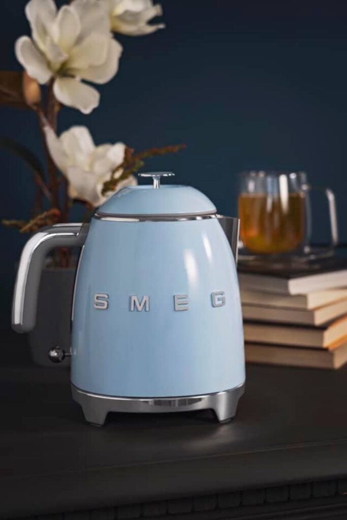 It’s high (tea) time we pay more attention to our environment and switch to alternatives like eco kettles. Image by SMEG #ecokettles #ecofriendlyteakettles #sustainablejungle