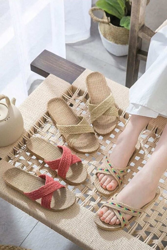 For summer sandals that also have a barely-there impact on animals and the planet, we've rounded up a list of some of our favorite vegan sandals.  Image by Handmade Love #veganshoes #sustainablejungle 