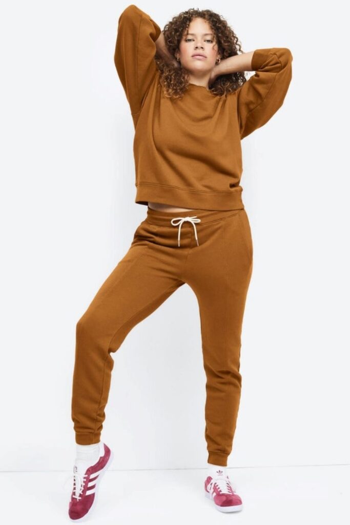 There’s nothing #basic about sustainable basics that reduce our impact on the world. Everyday essentials can be… Image by MATE the Label #sustainablebasics #bestsustainablebasics #sustainableclothingbasics #sustainablebasicsbrands #affordablesustainablebasics #ecofriendlybasics #sustainablejungle