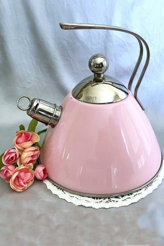 It’s high (tea) time we pay more attention to our environment and switch to alternatives like eco kettles. Image by Vintage Merchant Co on Etsy #ecokettles #ecofriendlyteakettles #sustainablejungle