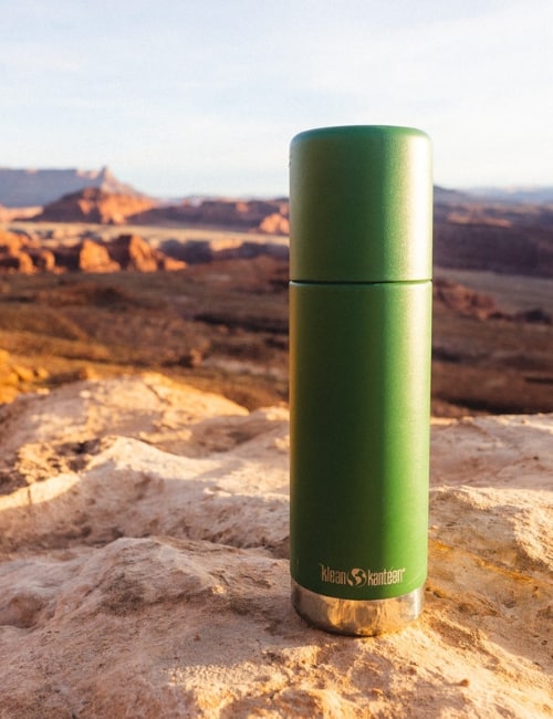 9 Plastic-Free Water Bottles for Non-Toxic, Non-Stop HydrationImages by Klean Kanteen#plasticfreewaterbottles #nonplasticwaterbottles #nontoxicplasticfreewaterbottles #bestnonplasticwaterbottles #plasticfreeglasswaterbottles #plasticfreemetalwaterbottles #sustainablejungle