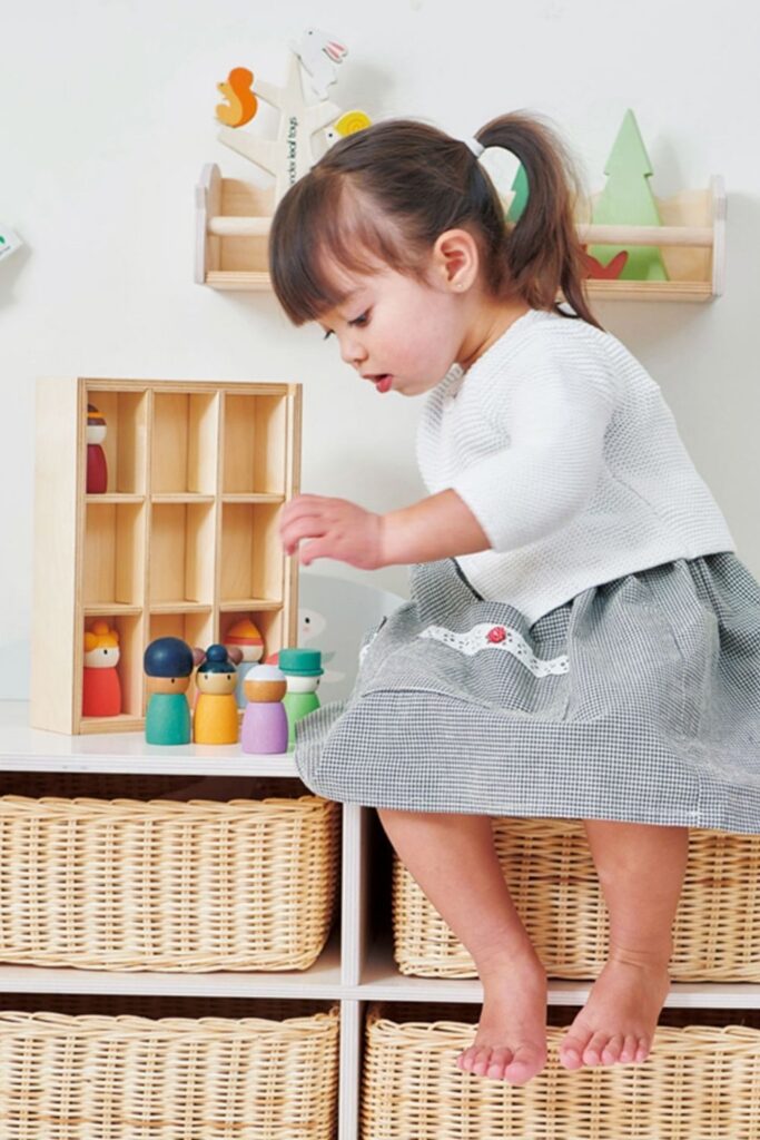 We can’t tell you how to parent but we can help you with your eco-guilt! These eco friendly toy brands will give your child the best… Image by Tender Leaf Toys #ecofriendlytoys #bestecofriendlytoys #ecofriendlytoybrands #ecofriendlybabytoys #ecofriendlykidstoys #sustainabletoys #bestsustainabletoys #sustainabletoybrands #sustainablechildrenstoys #sustainablejungle