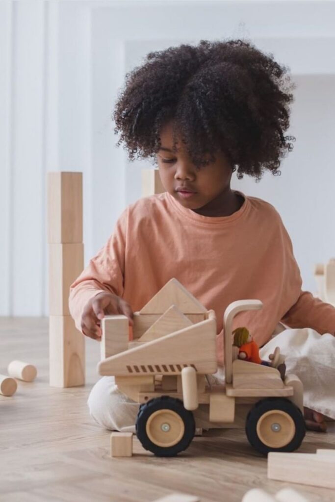 We can’t tell you how to parent but we can help you with your eco-guilt! These eco friendly toy brands will give your child the best… Image by Our Green House #ecofriendlytoys #bestecofriendlytoys #ecofriendlytoybrands #ecofriendlybabytoys #ecofriendlykidstoys #sustainabletoys #bestsustainabletoys #sustainabletoybrands #sustainablechildrenstoys #sustainablejungle