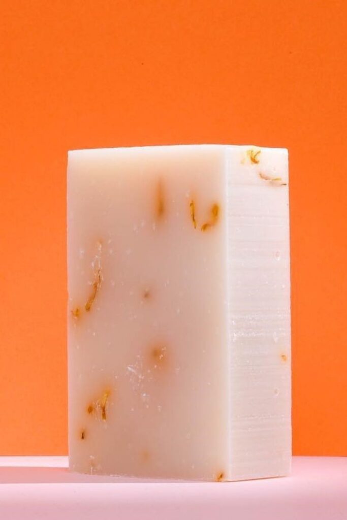 Clean your hands and help to clean up the planet. As something we all use, just think of the impact it would have if everyone made the switch to zero waste hand soap. Image by EcoRoots #zerowastehandsoap #plasticfreehandsoap #sustainablejungle