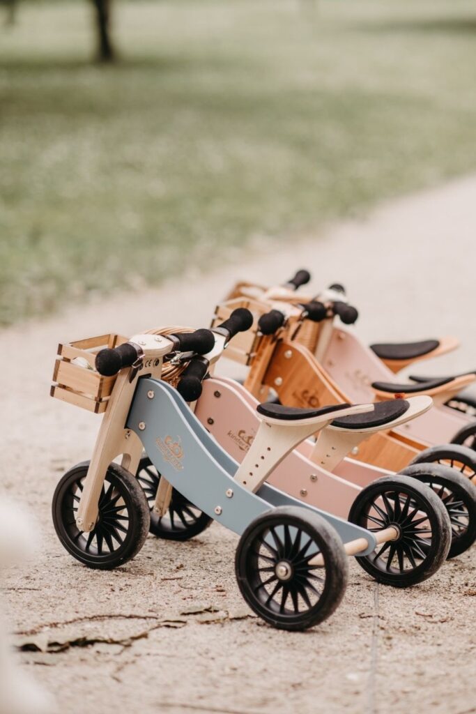 We can’t tell you how to parent but we can help you with your eco-guilt! These eco friendly toy brands will give your child the best… Image by Kinderfeets #ecofriendlytoys #bestecofriendlytoys #ecofriendlytoybrands #ecofriendlybabytoys #ecofriendlykidstoys #sustainabletoys #bestsustainabletoys #sustainabletoybrands #sustainablechildrenstoys #sustainablejungle
