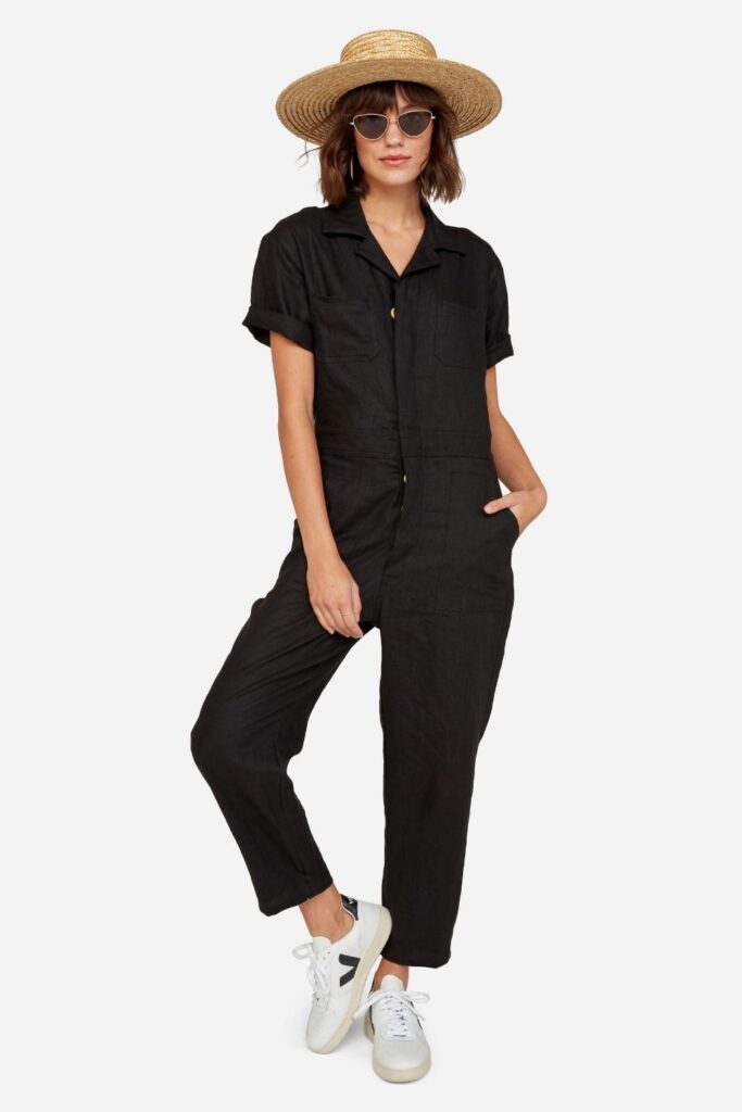Want to take a romper-round the world of sustainable jumpsuits with us? Jumpsuits, rompers, overalls, one pieces from the best… Image by MATE the Label #sustainablejumpsuits #bestsustainablejumpsuits #sustainablefashionjumpsuits #ethicaljumpsuits #ecofriendlyjumpsuits #sustainablejungle