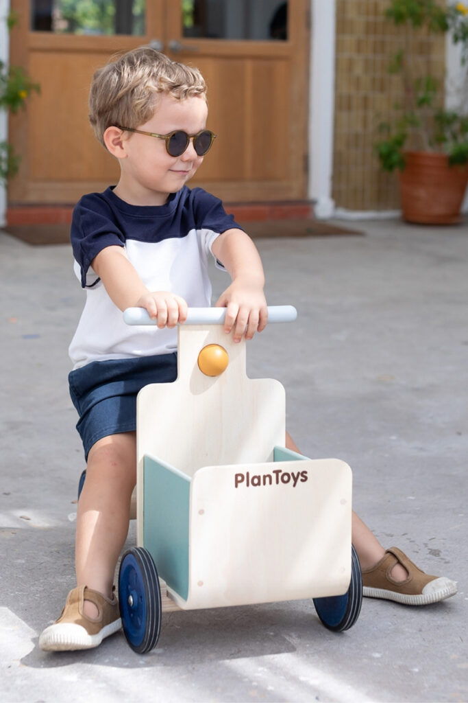We can’t tell you how to parent but we can help you with your eco-guilt! These eco friendly toy brands will give your child the best… Image by PlanToys #ecofriendlytoys #bestecofriendlytoys #ecofriendlytoybrands #ecofriendlybabytoys #ecofriendlykidstoys #sustainabletoys #bestsustainabletoys #sustainabletoybrands #sustainablechildrenstoys #sustainablejungle