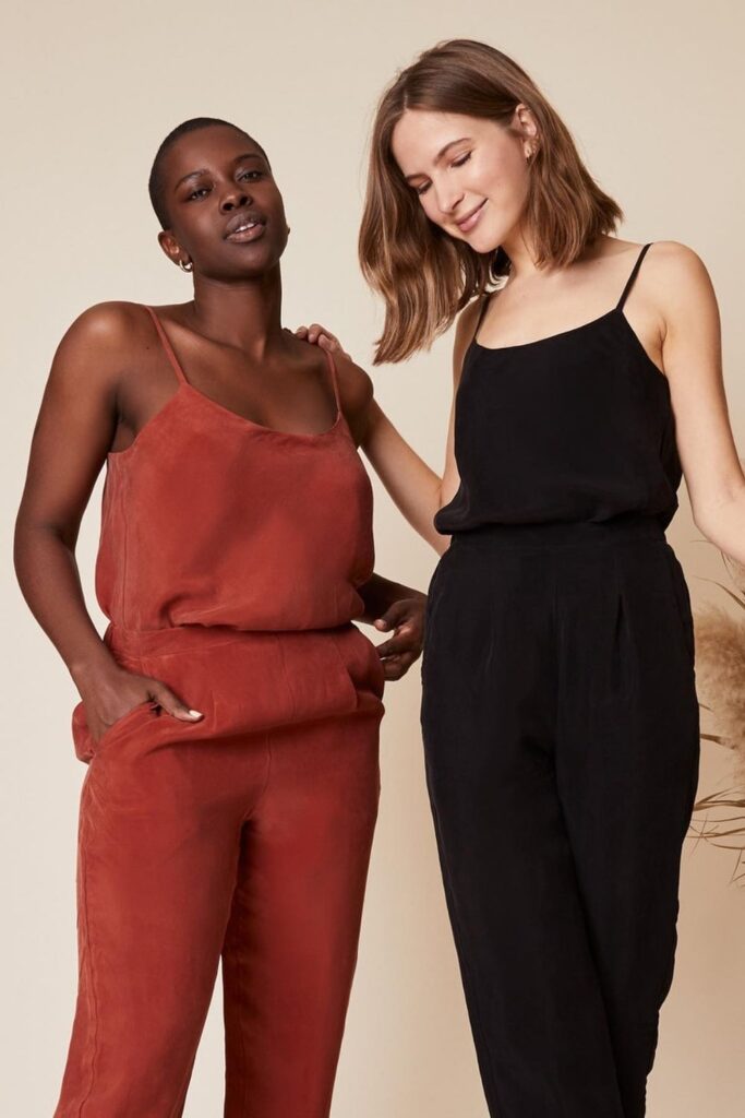 You may have seen the name ‘cupro’ popping up on clothing labels recently. So, what is cupro fabric? Is it as eco-friendly as they say, or is there a bit of fabric-ation going on? Image by Whimsy & Row #whatiscuprofrabic #cupro #sustainablejungle
