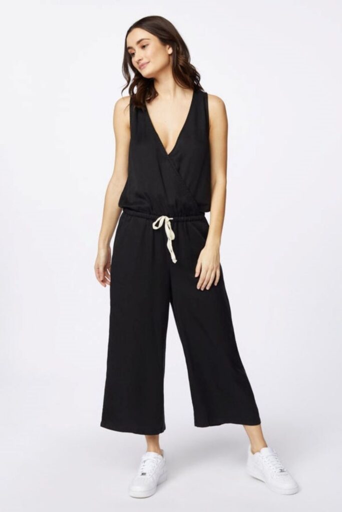 Want to take a romper-round the world of sustainable jumpsuits with us? Jumpsuits, rompers, overalls, one pieces from the best… Image by tentree #sustainablejumpsuits #bestsustainablejumpsuits #sustainablefashionjumpsuits #ethicaljumpsuits #ecofriendlyjumpsuits #sustainablejungle