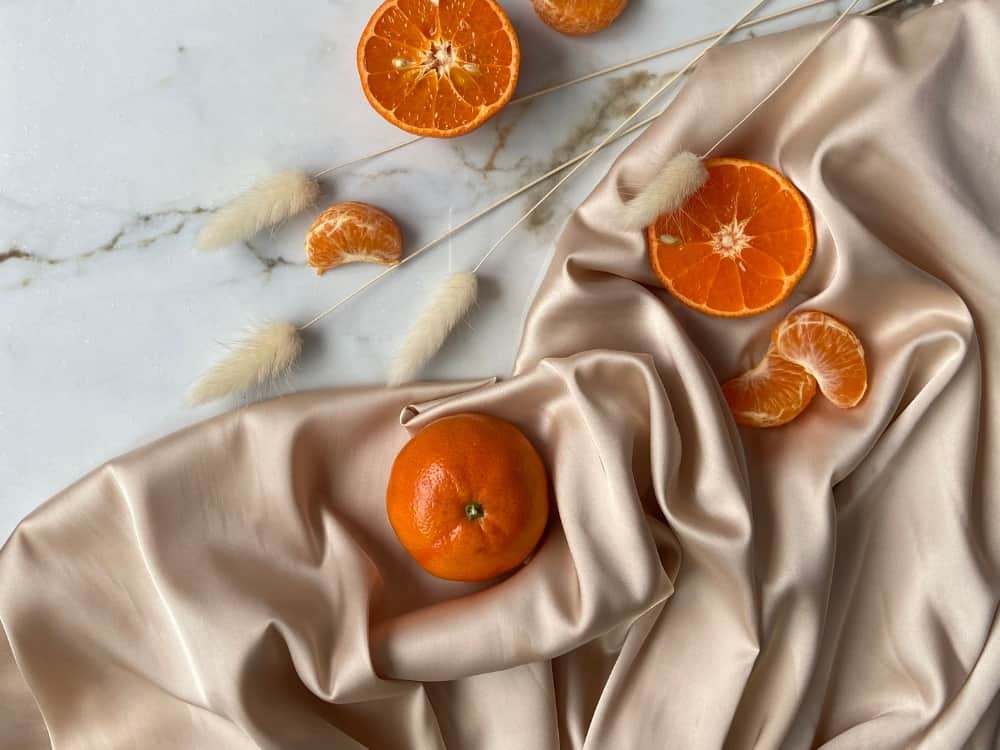 You may have seen the name ‘cupro’ popping up on clothing labels recently. So, what is cupro fabric? Is it as eco-friendly as they say, or is there a bit of fabric-ation going on? Image by Julia_art #whatiscuprofrabic #cupro #sustainablejungle