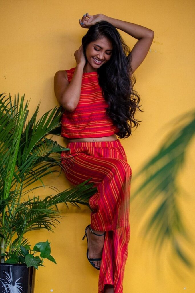 We’re about to blow your mind by letting you know that you can recycle clothes for money. Extra cash and closet space may be incentive enough, but our planet also wins… Image by tonlé #recycleclothesformoney #recycleclothesforcash #sustainablejungle