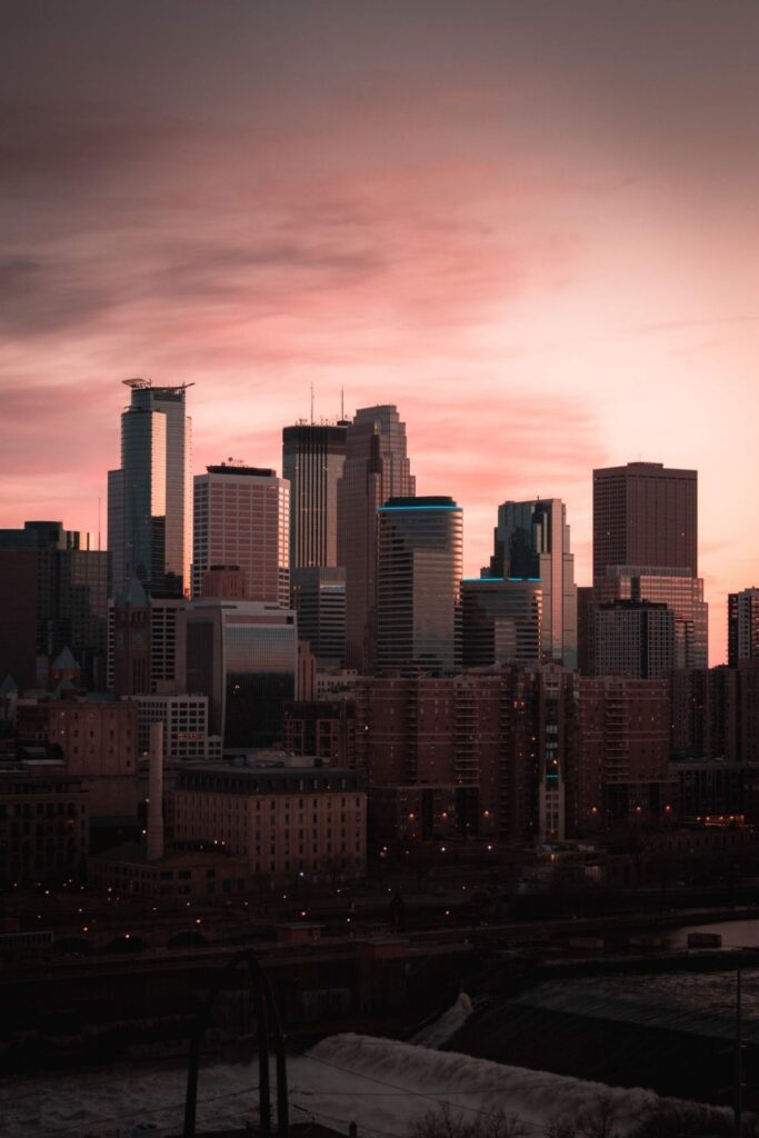 Think your city is one of the greenest cities in the US? These concrete jungles go to show that cities the world over… Image by Kevin Nalty via Unsplash #greenestcitiesintheUS #whatarethegreenestcitiesintheUS #greenestbigcitiesintheUS #topgreenestcitiesintheUS #greenestcityinAmerica #mostsustainablecitiesintheUS #mostenvironmentallysustainablecitiesintheUS #mostecofriendlycitiesintheUS #sustainablejungle