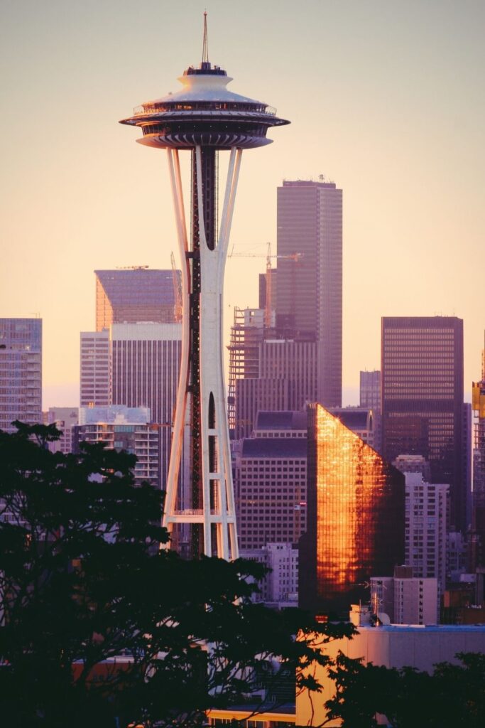 Think your city is one of the greenest cities in the US? These concrete jungles go to show that cities the world over… Image by Timothy Eberly via Unsplash #greenestcitiesintheUS #whatarethegreenestcitiesintheUS #greenestbigcitiesintheUS #topgreenestcitiesintheUS #greenestcityinAmerica #mostsustainablecitiesintheUS #mostenvironmentallysustainablecitiesintheUS #mostecofriendlycitiesintheUS #sustainablejungle