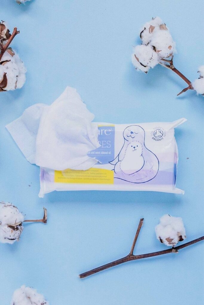 Switching to eco friendly baby wipes—especially the reusable kind—is one relatively simple way to clean up more than your baby’s bottom. Image by Natracare #ecofriendlybabywipes #compostablebabywipes #sustainablejungle