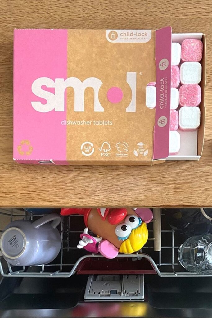 Washing dishes is such a chore. Thank goodness for dishwashers.With eco friendly dishwasher tablets we can take a load off ourselves while also taking a load off the planet. Image by smol #ecofriendlydishwashertablets #ecodishwashertablets #sustainablejungle