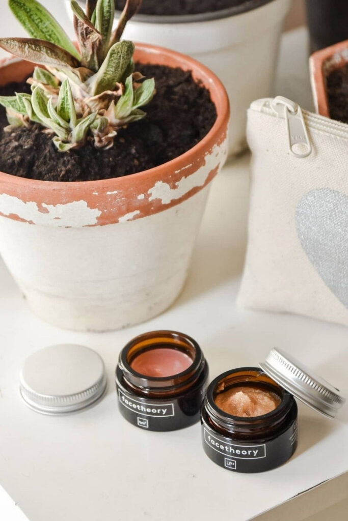 There’s no win-win (er, skin-skin) like sustainable skincare. Sans toxic chemicals and (almost all) plastic, these brands are creating… Image by Facetheory #sustainableskincare #sustainableskincarebrands #sustainableskincareproducts #bestsustainableskincare #affordablesustainableskincare #ecofriendlyskincare #ecofriendlyskincarebrands #ecofriendlyskincareproducts #sustainablejungle