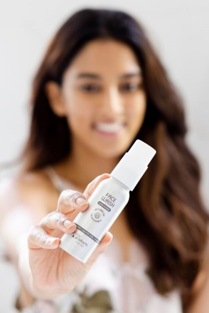 Facing up to plastic proliferation is critical to our sustainable future. With zero waste face wash, you can unblock your pores without blocking up… Image by Plaine Products #zerowastefacewash #bestzerowastefacewash #zerowastefacewashbar #zerowastefacewashbrands #plasticfreefacewash #bestplasticfreefacewash #wastefreefacewash #plasticfreefacewashbars #refillablefacewash