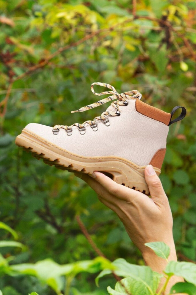 Want to take a stroll down sustainability street with us? Because we’re sole-d on recycled shoes. Tennies made of trash, boots out of… Image by Thesus #recycledshoes #recycledmaterialshoes #recycledwaterbottleshoes #recycledshoesbrands #bestrecycledshoes #shoesmadefromrecycledplastic #shoesmadefromrecycledmaterials #shoesmadeofrecycledplastic #sustainablejungle